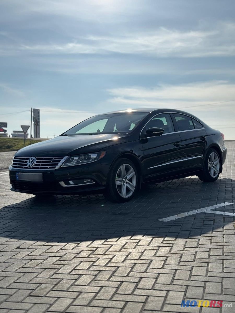 2013' Volkswagen Passat photo #2