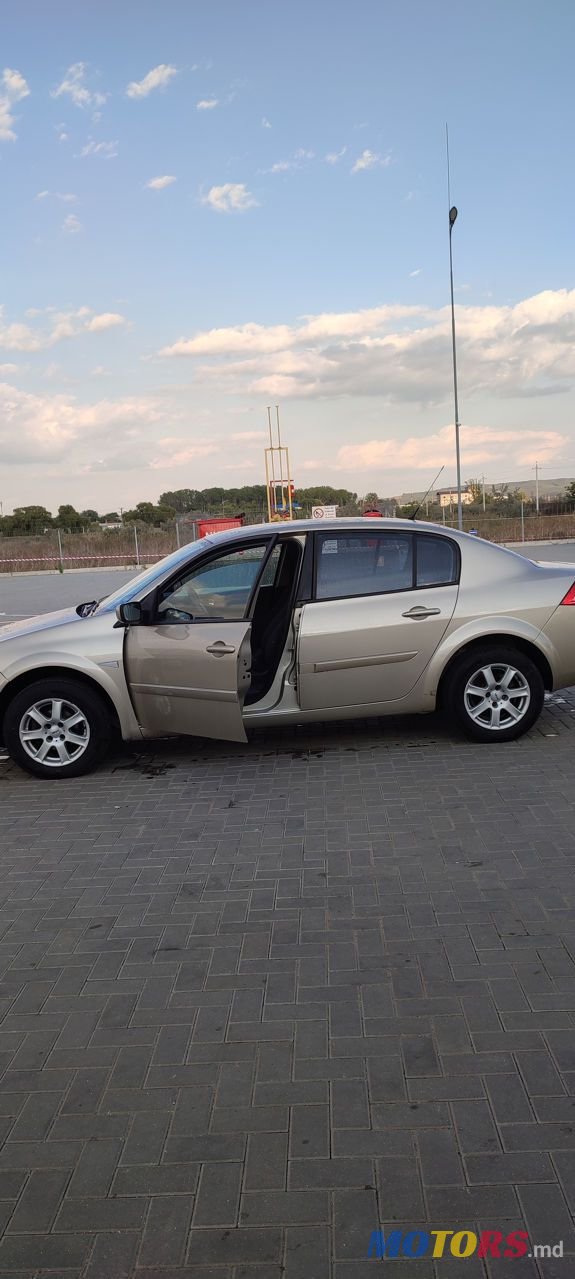 2008' Renault Megane photo #3