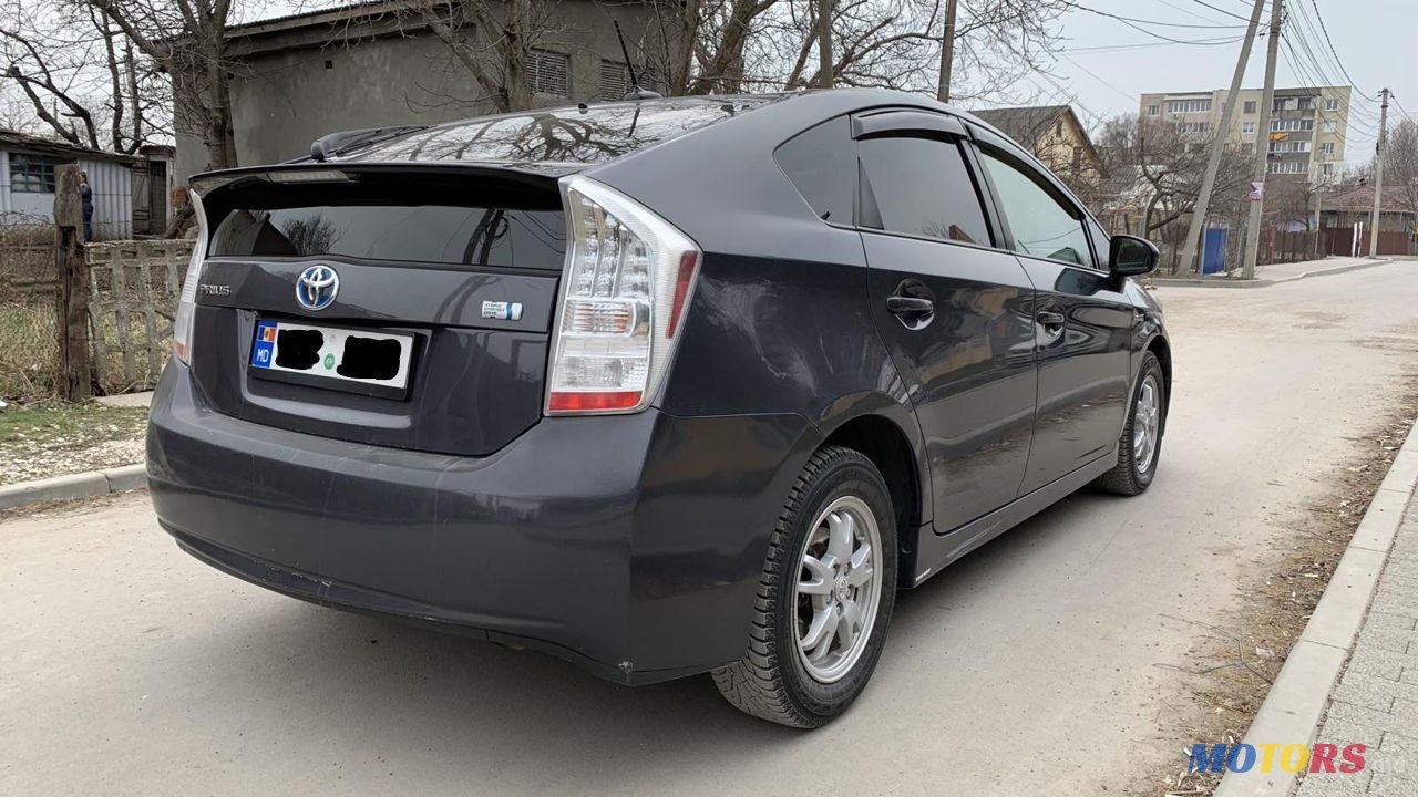 2010' Toyota Prius photo #5