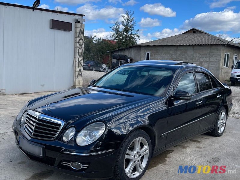 2008' Mercedes-Benz E-Class photo #2