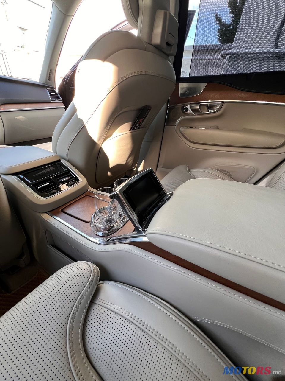2017' Volvo XC90 photo #3