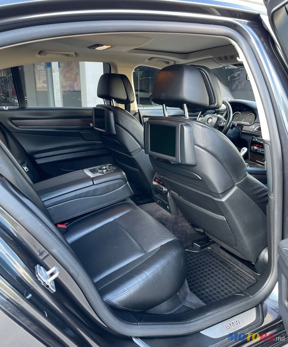 2011' BMW 7 Series photo #4