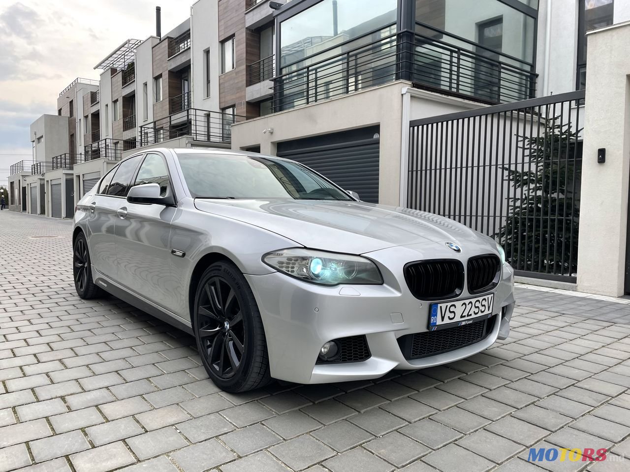 2010' BMW 5 Series photo #1