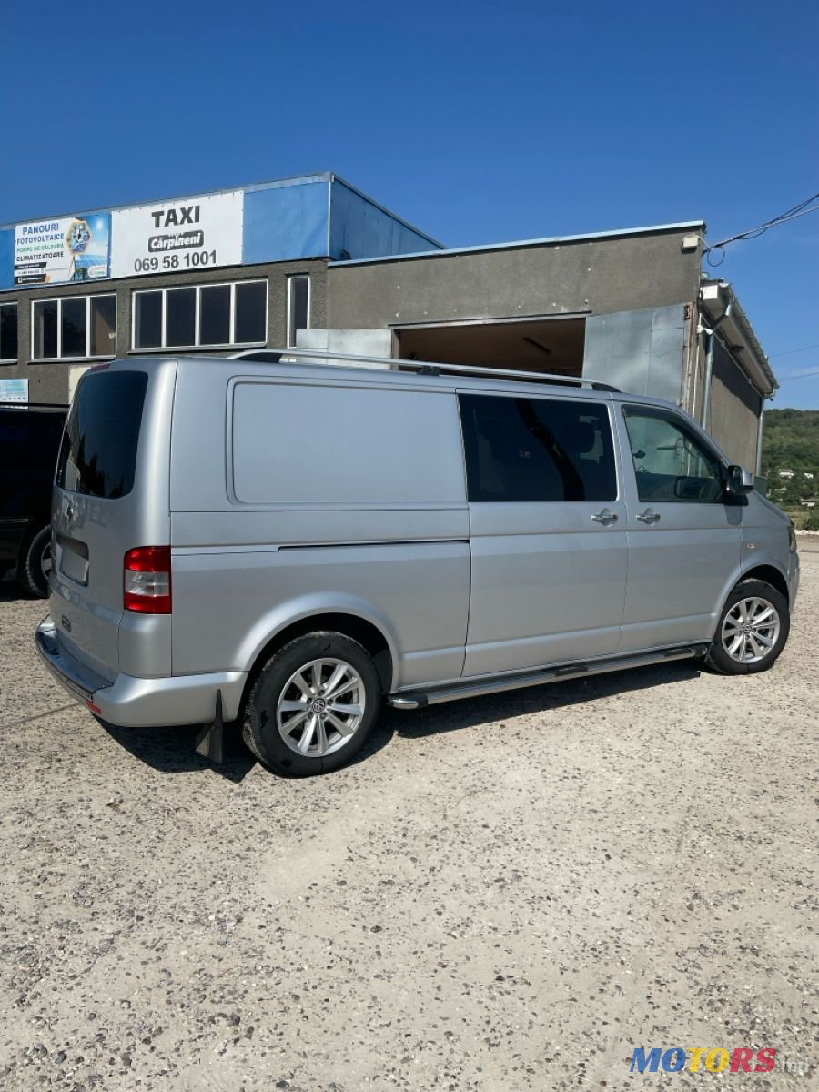 2012' Volkswagen Transporter photo #3