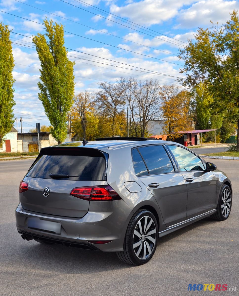 2015' Volkswagen Golf photo #4