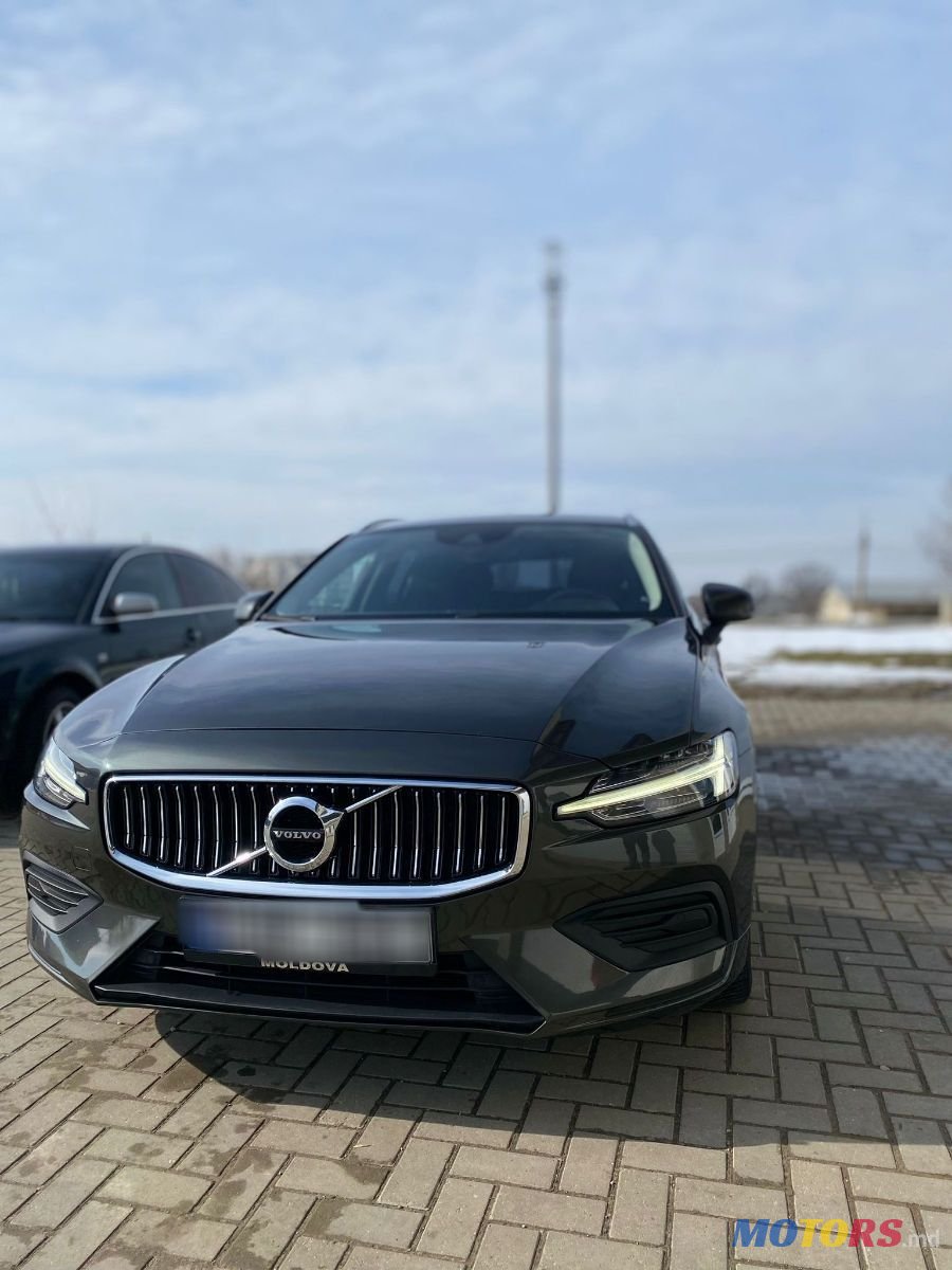 2019' Volvo V60 photo #2