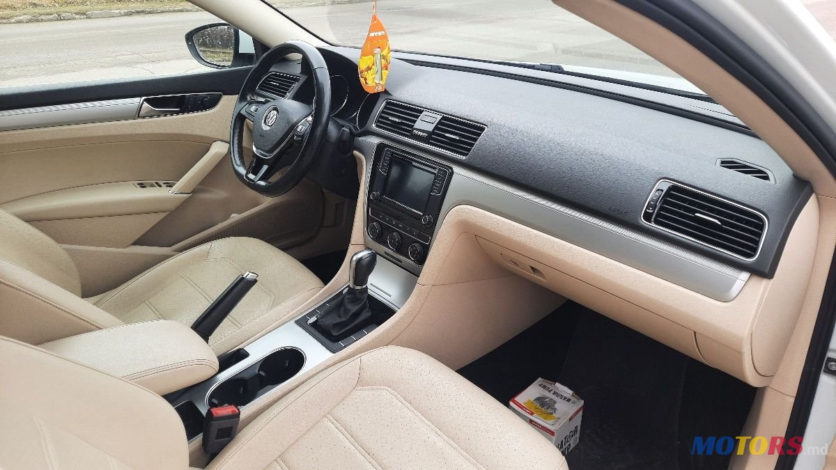 2018' Volkswagen Passat photo #6