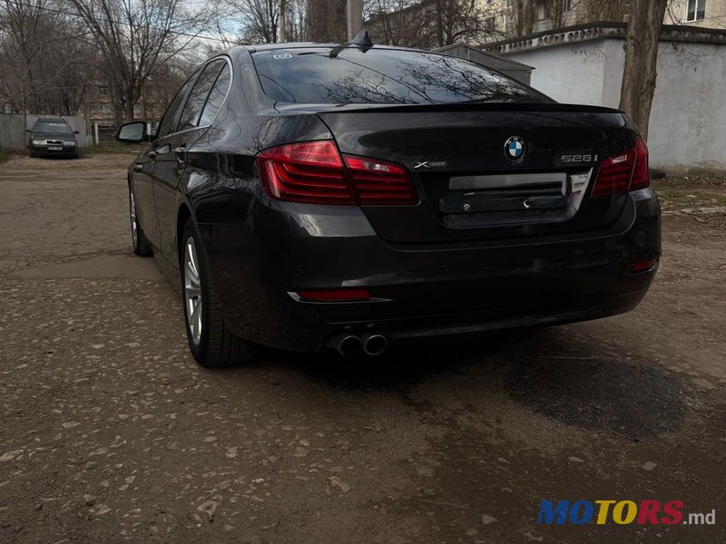 2015' BMW 5 Series photo #2