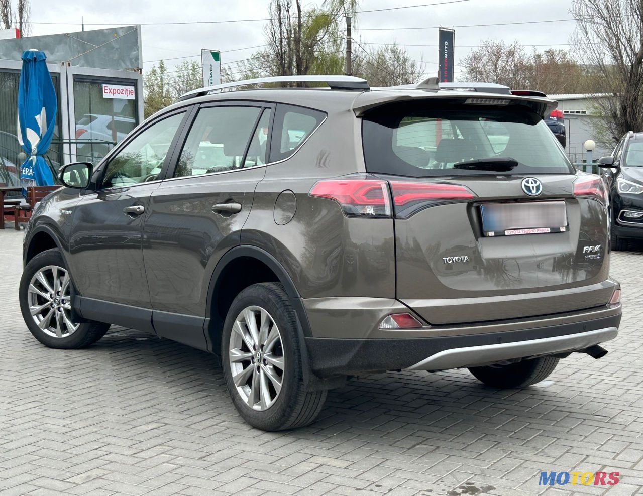 2016' Toyota RAV4 photo #2