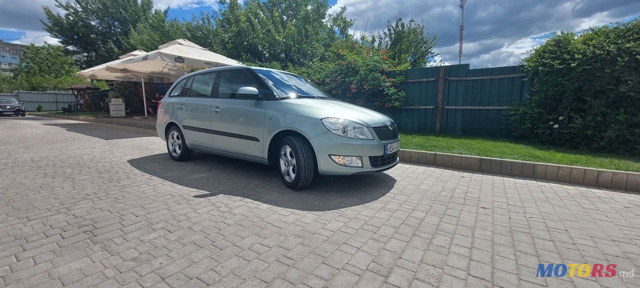 2012' Skoda Fabia photo #5