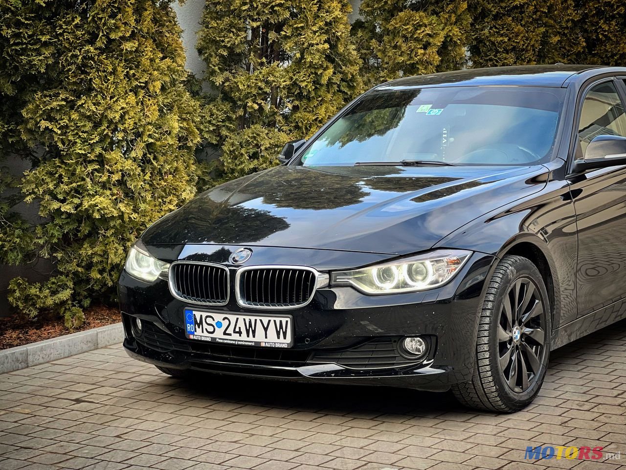 2012' BMW 3 Series photo #1