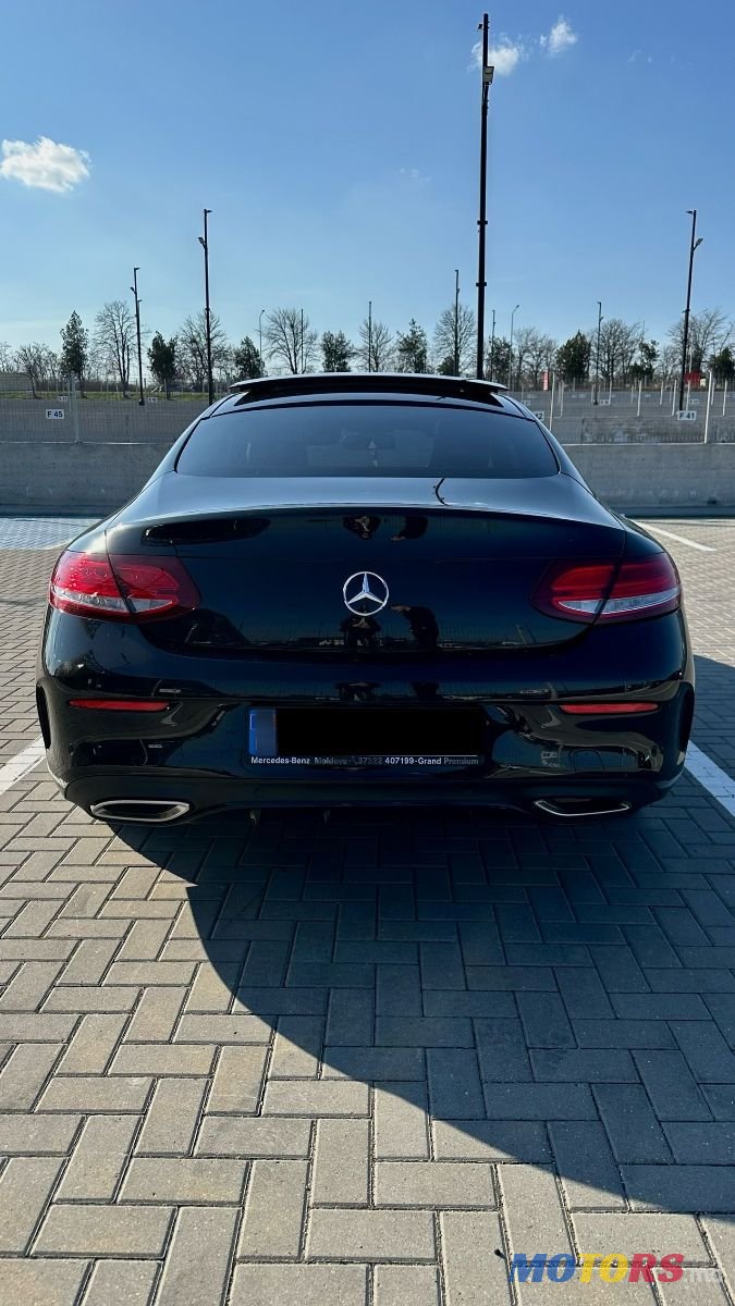 2017' Mercedes-Benz C-Class photo #3