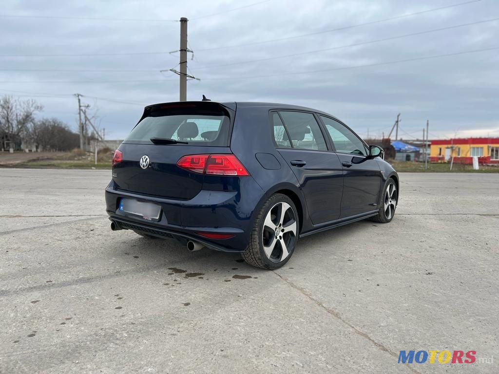 2015' Volkswagen Golf photo #4