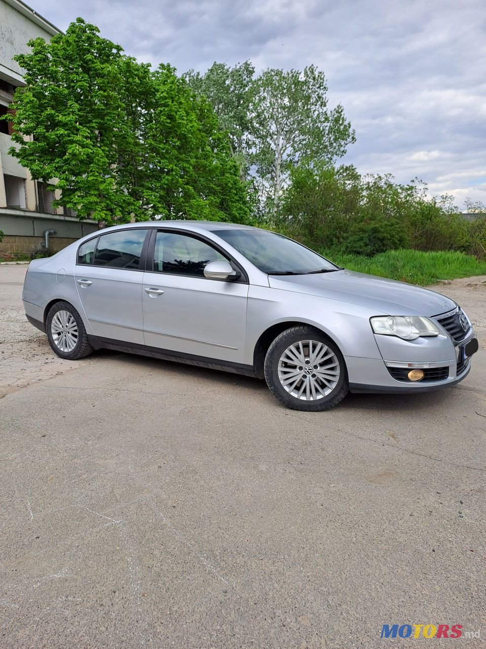 2009' Volkswagen Passat photo #3