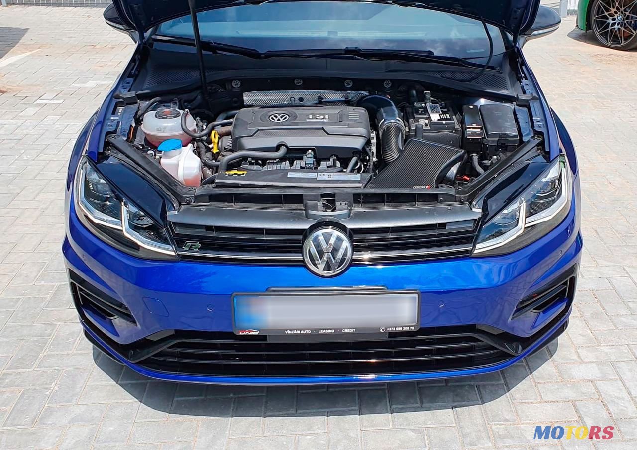 2018' Volkswagen Golf photo #5