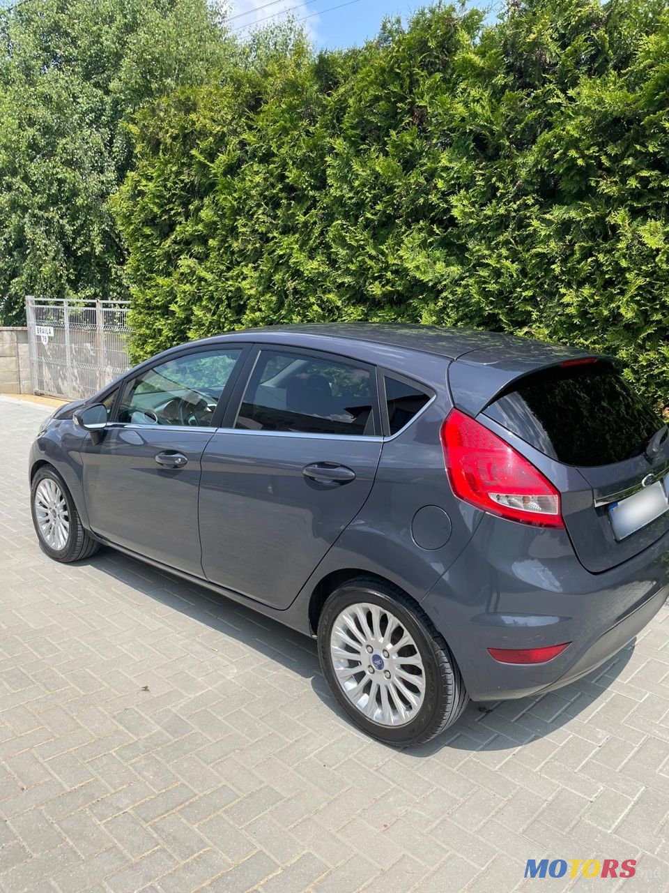 2011' Ford Fiesta photo #3