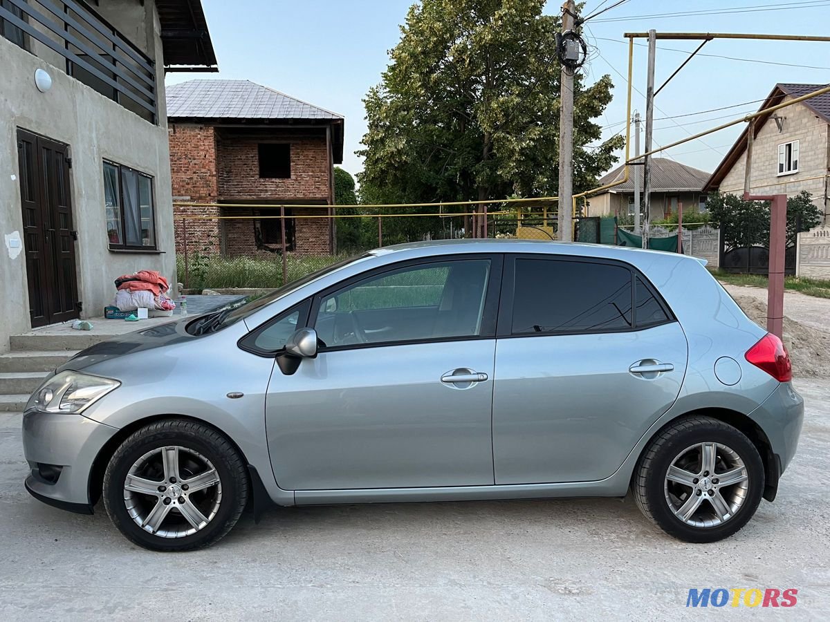 2008' Toyota Auris photo #3