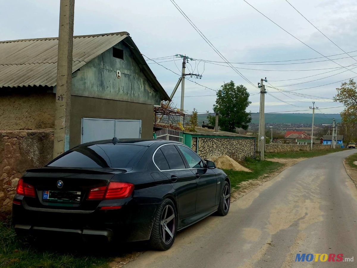 2011' BMW 5 Series photo #6