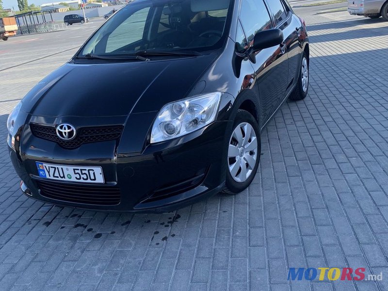 2007' Toyota Auris photo #2