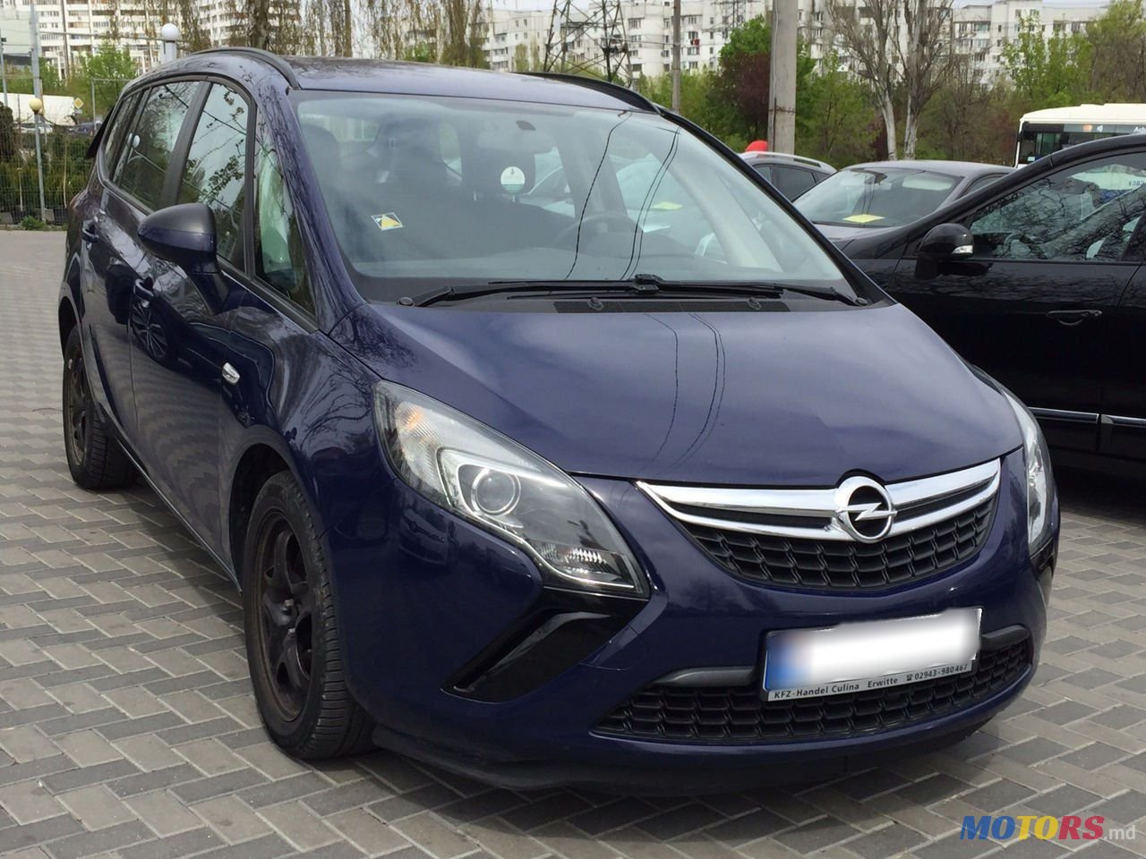 2013' Opel Zafira photo #1