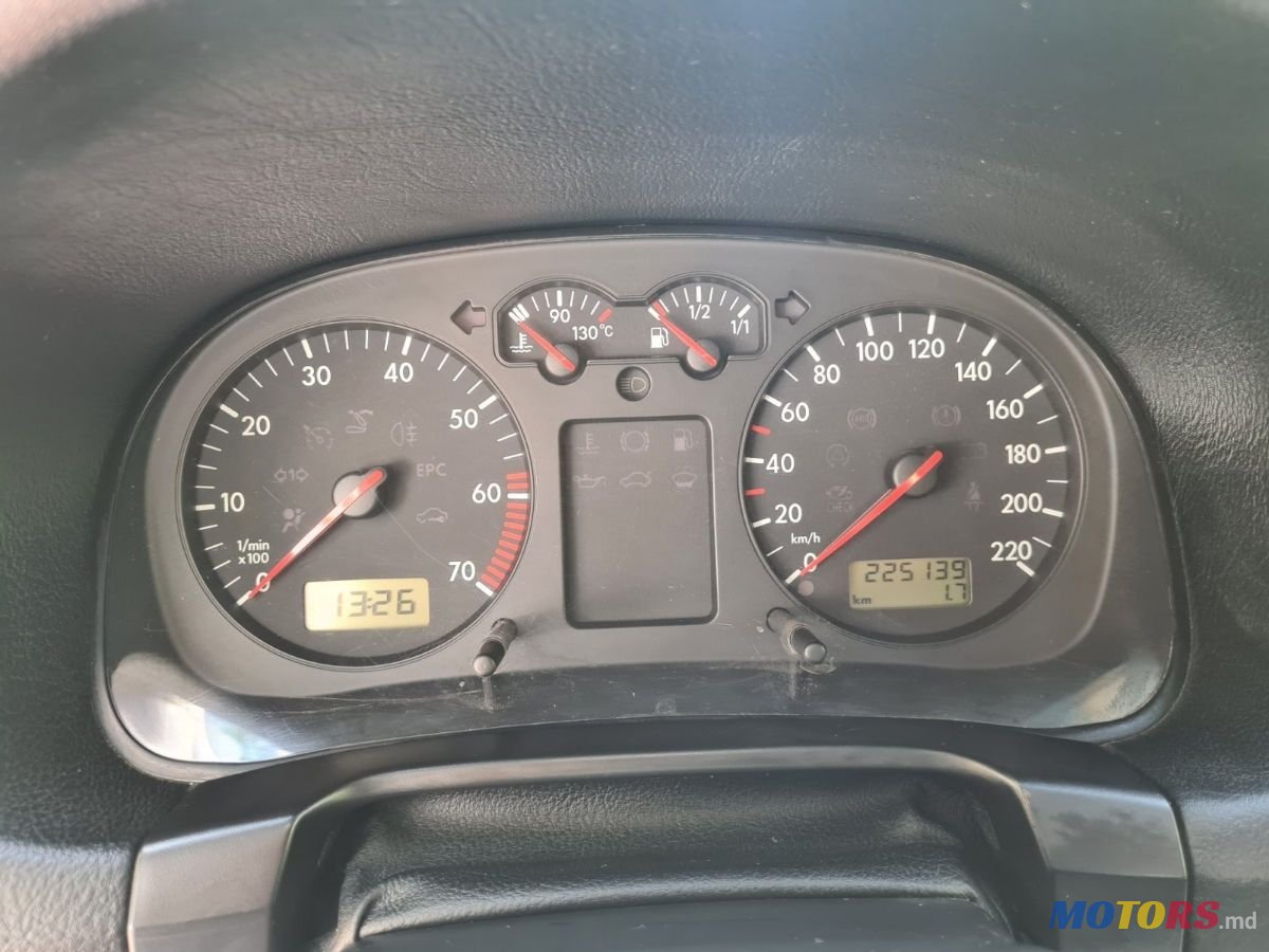 2000' Volkswagen Golf photo #3