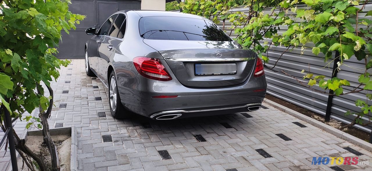 2017' Mercedes-Benz E Класс photo #3