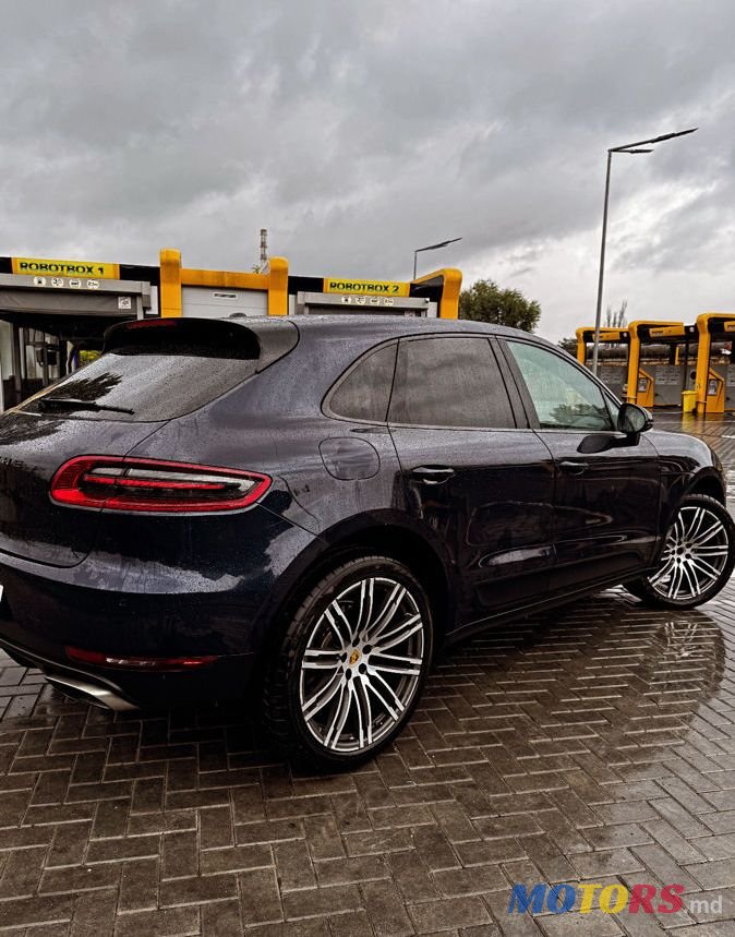 2018' Porsche Macan photo #1