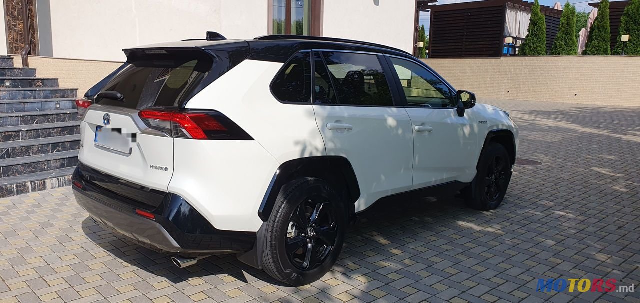 2019' Toyota RAV4 photo #5