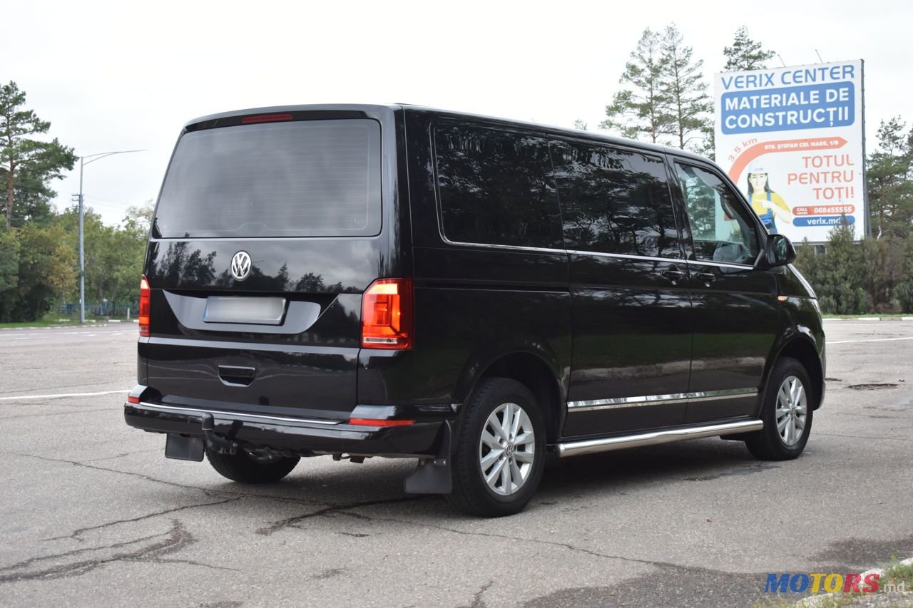 2016' Volkswagen Transporter photo #5