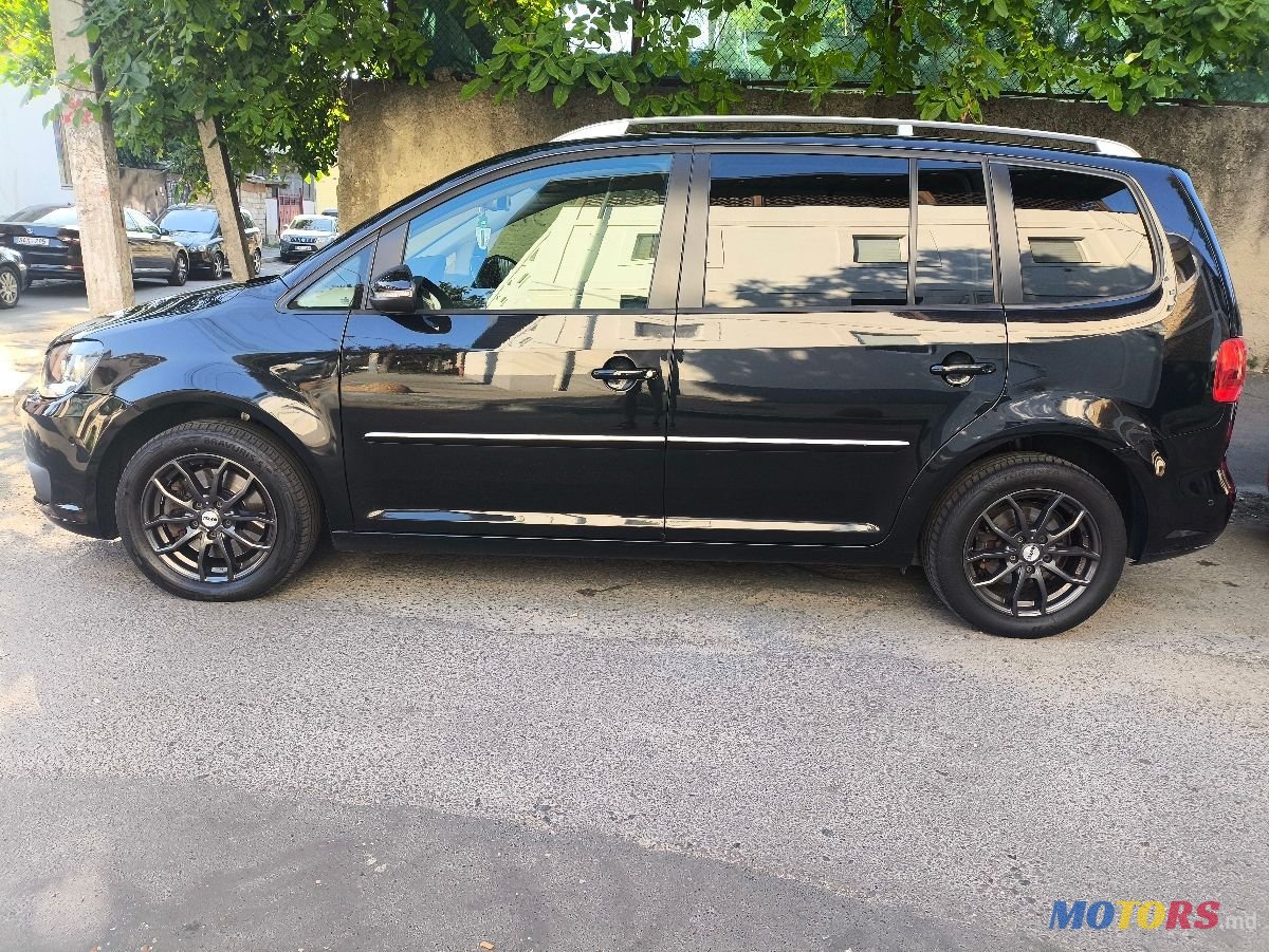 2014' Volkswagen Touran photo #2