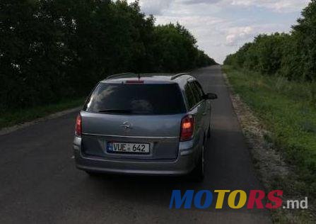 2008' Opel Astra photo #2