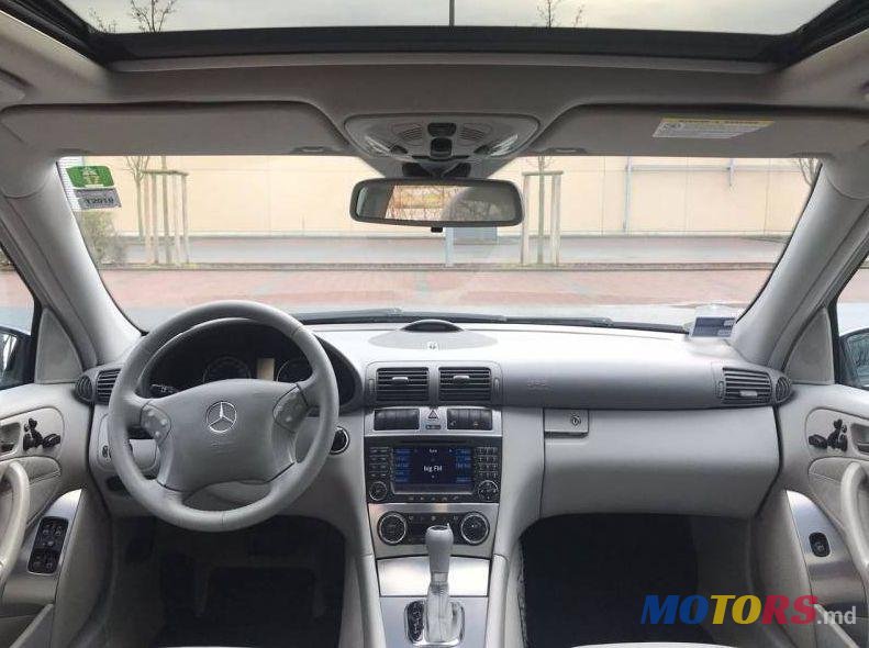 2004' Mercedes-Benz C photo #1
