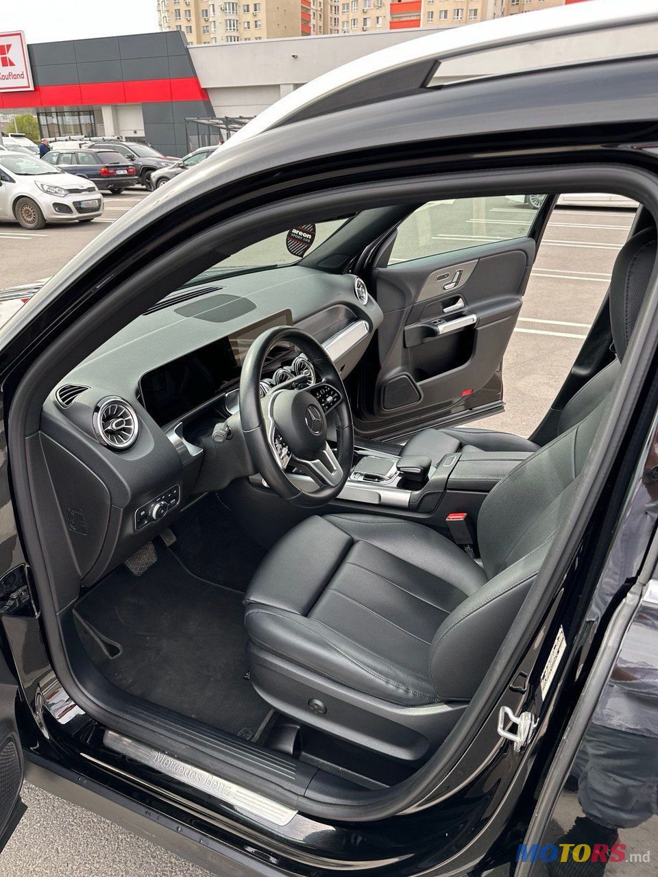 2020' Mercedes-Benz GLB photo #4