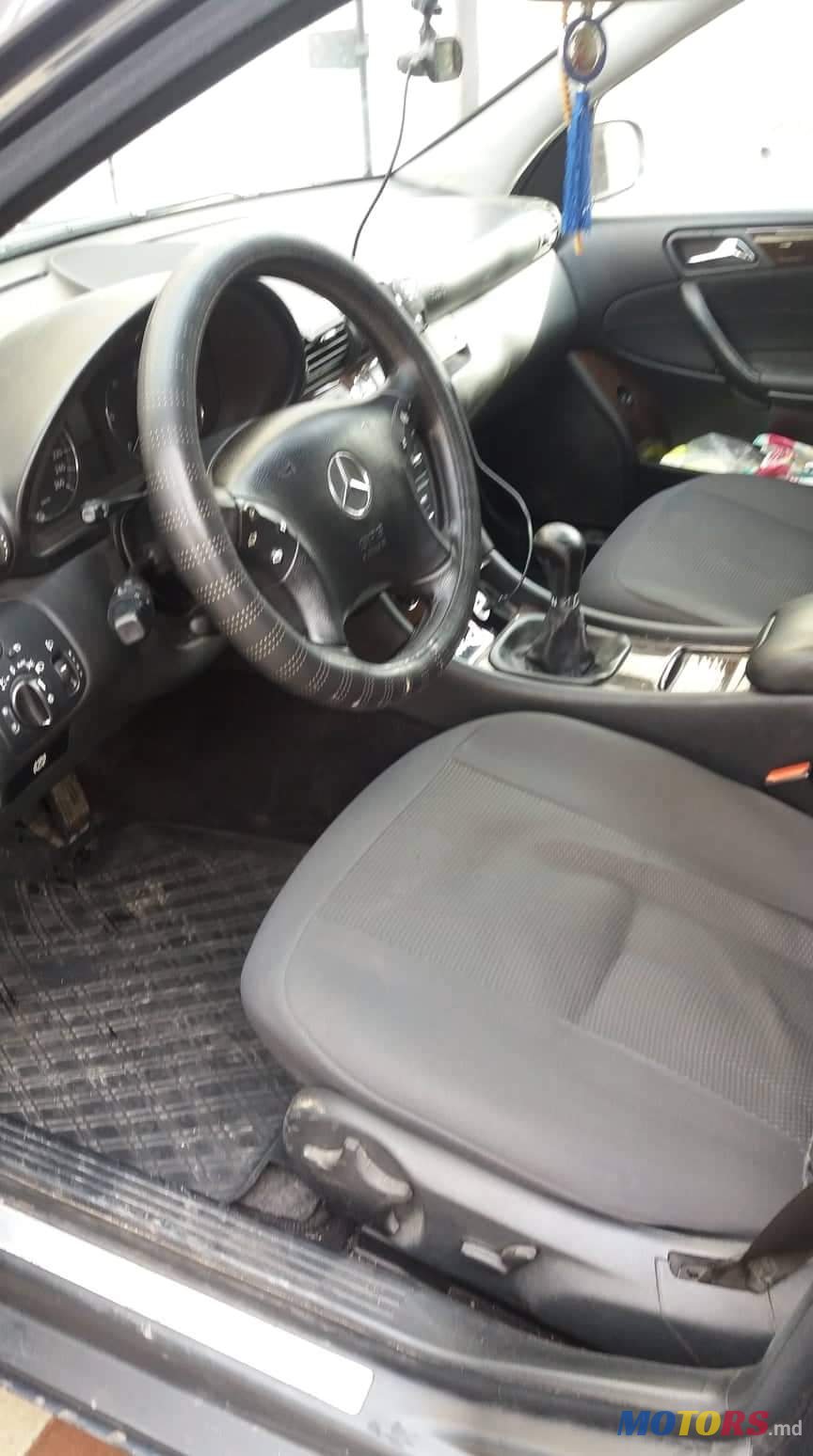 2004' Mercedes-Benz C-Class photo #5