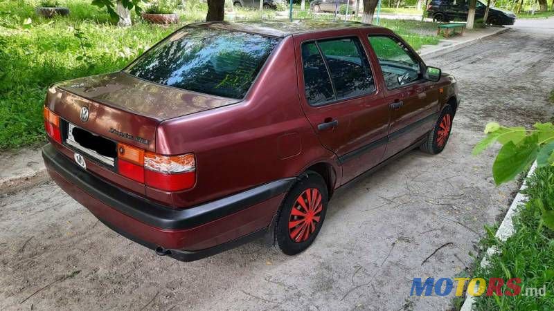 1995' Volkswagen Vento photo #4