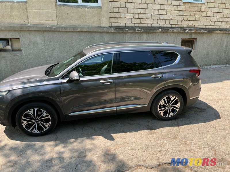 2018' Hyundai Santa Fe photo #5