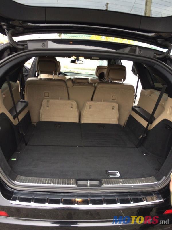 2011' Mercedes-Benz R-Class photo #3