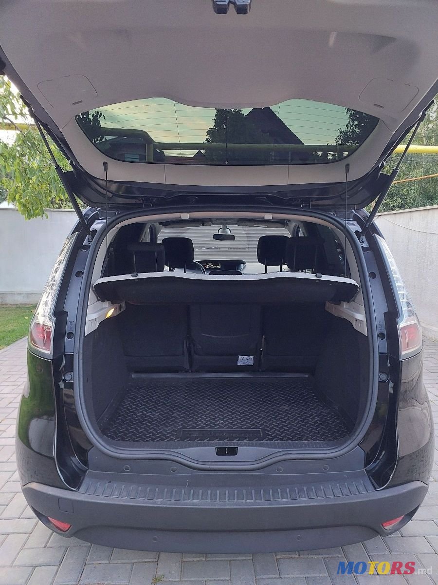 2015' Renault Scenic photo #6