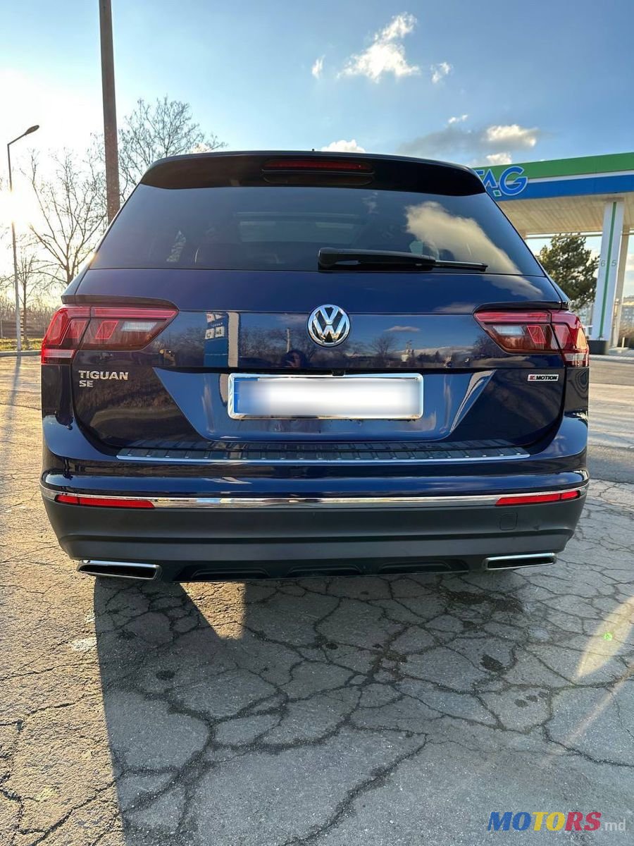 2021' Volkswagen Tiguan photo #3
