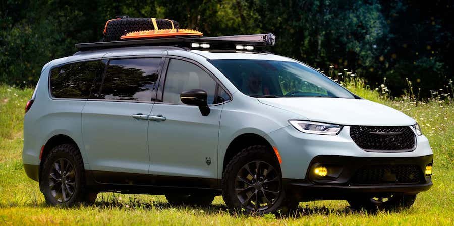 Chrysler's Overlanding Van Concept Has the Coolest Badge Ever