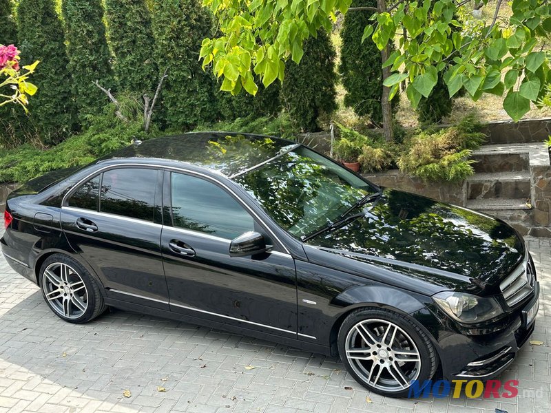 2011' Mercedes-Benz C-Class photo #3