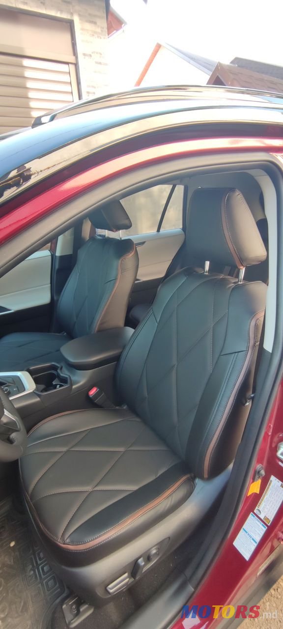 2020' Toyota RAV4 photo #6