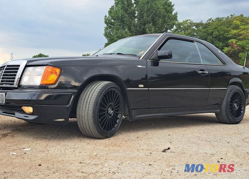 1991' Mercedes-Benz E-Class photo #3