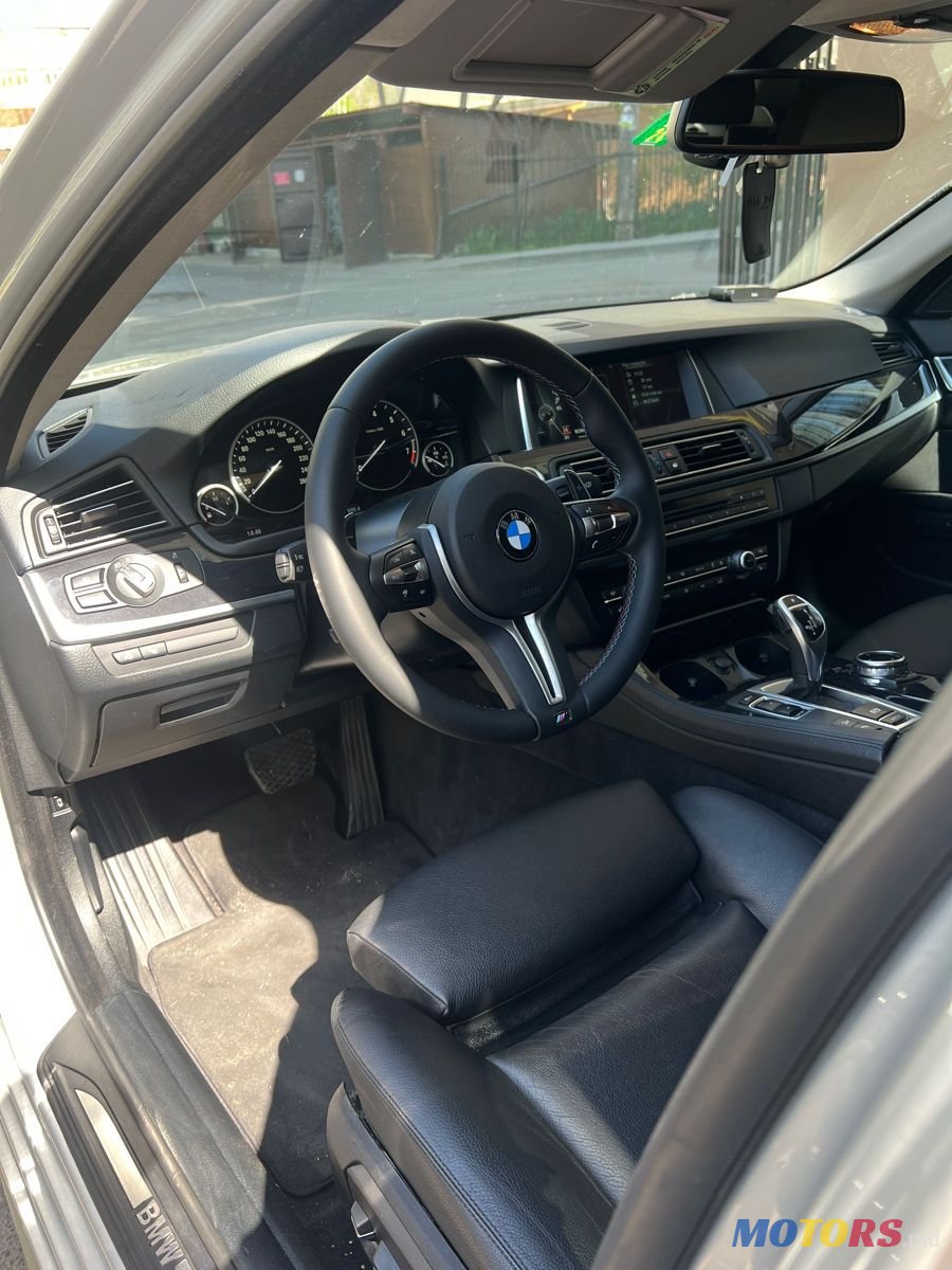 2015' BMW 5 Series photo #4