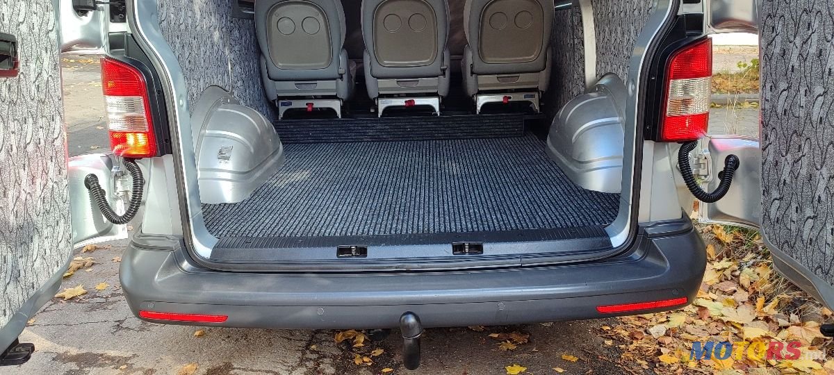 2013' Volkswagen Transporter photo #4