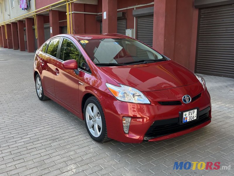 2013' Toyota Prius photo #2