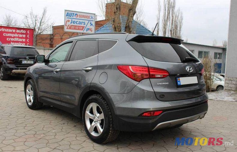 2013' Hyundai Santa Fe photo #2