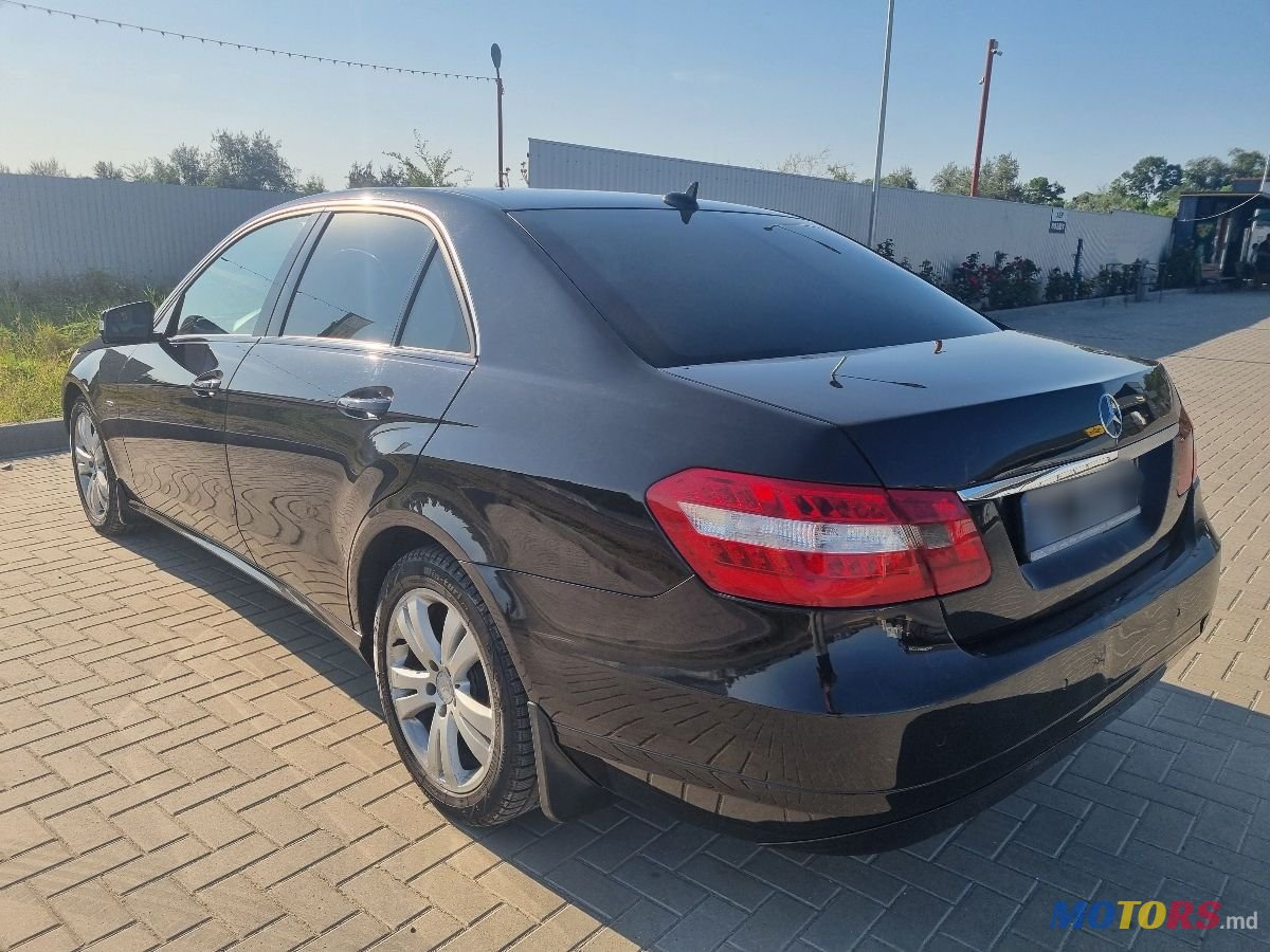 2010' Mercedes-Benz E-Class photo #2