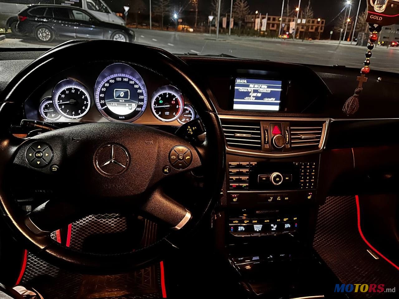 2011' Mercedes-Benz E-Class photo #1