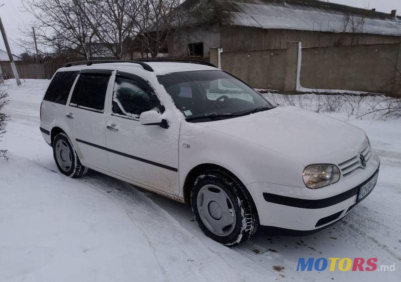 2004' Volkswagen Golf photo #1